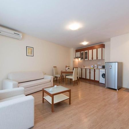 Gt Riviera Fort Beach Apartments Ravda Bagian luar foto