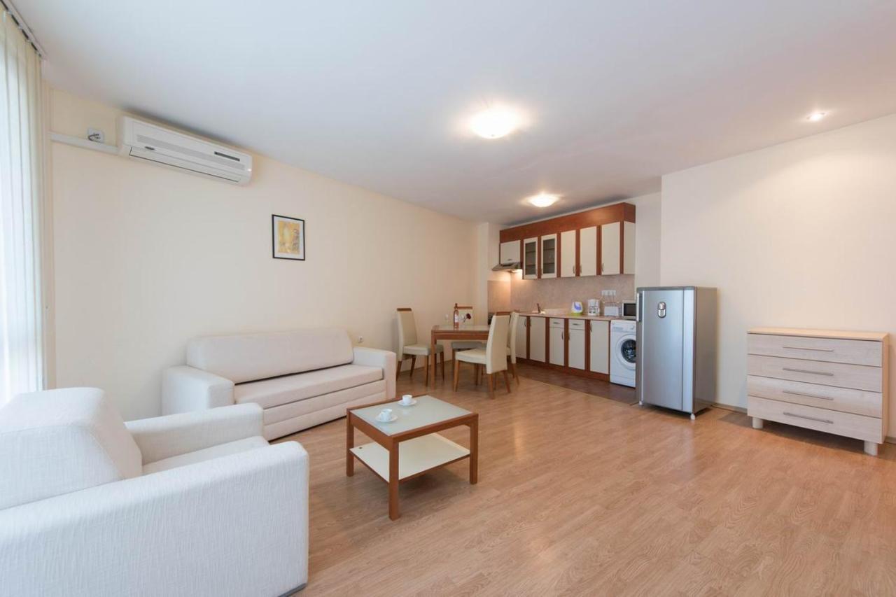 Gt Riviera Fort Beach Apartments Ravda Bagian luar foto