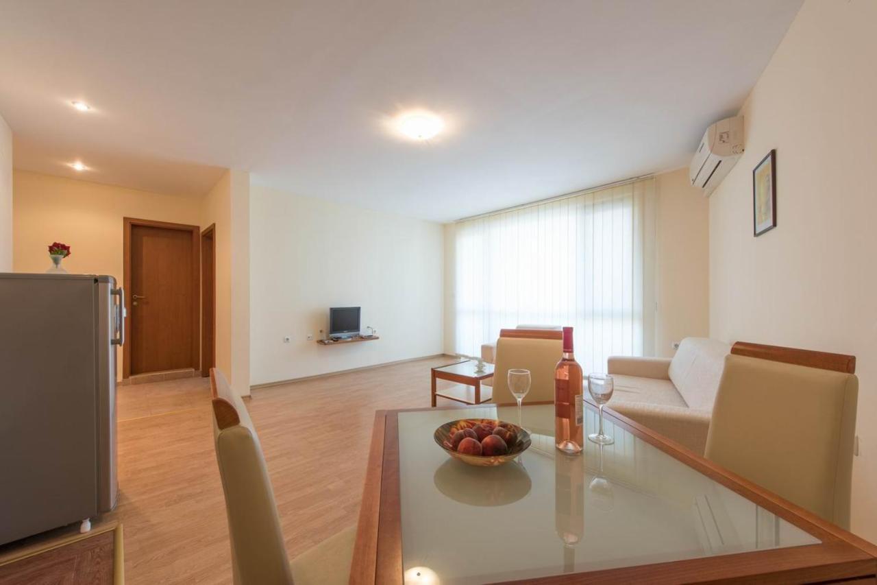 Gt Riviera Fort Beach Apartments Ravda Bagian luar foto