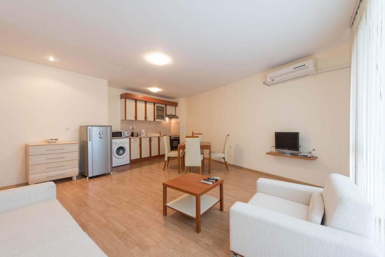 Gt Riviera Fort Beach Apartments Ravda Bagian luar foto