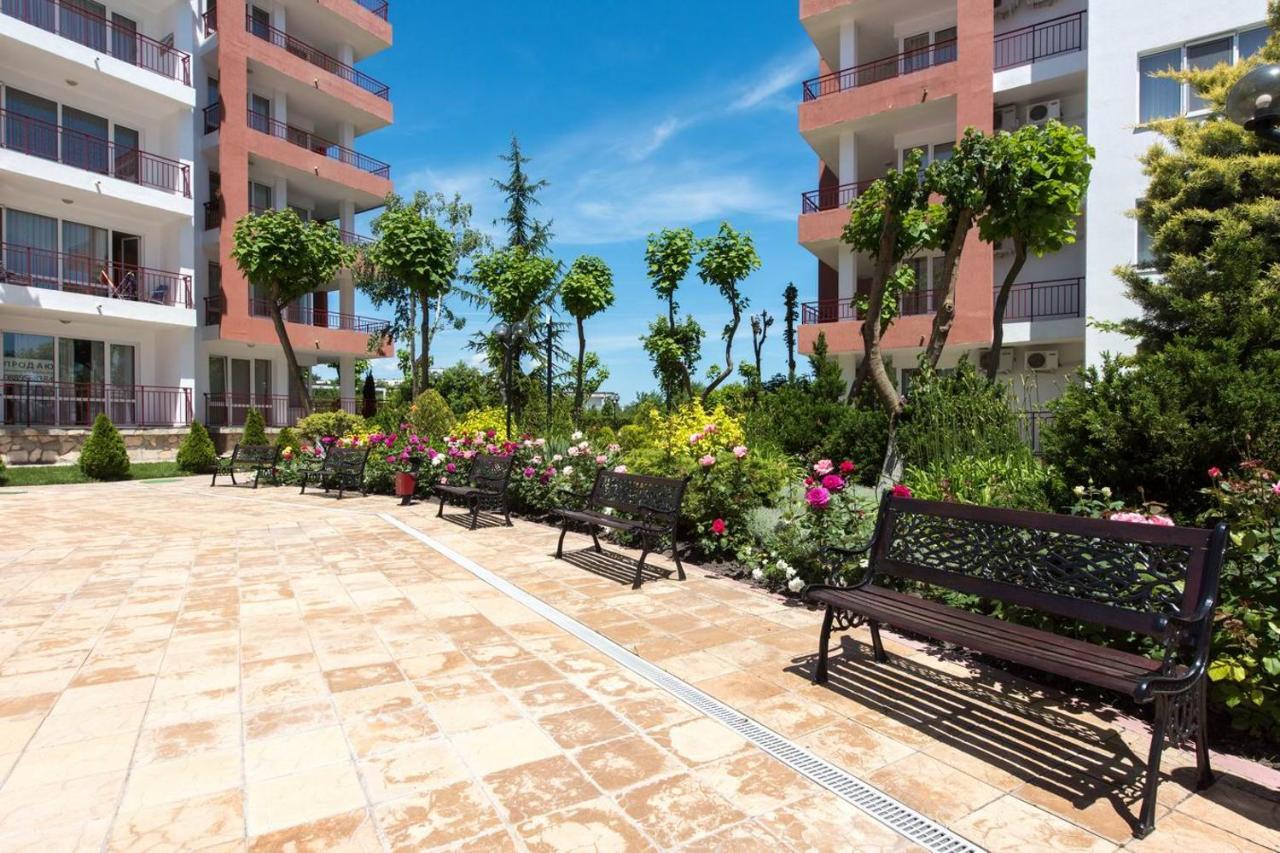 Gt Riviera Fort Beach Apartments Ravda Bagian luar foto