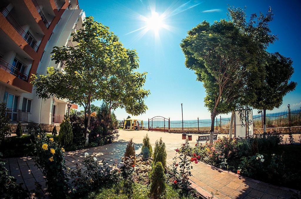 Gt Riviera Fort Beach Apartments Ravda Bagian luar foto