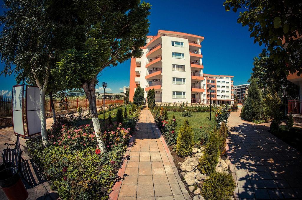 Gt Riviera Fort Beach Apartments Ravda Bagian luar foto